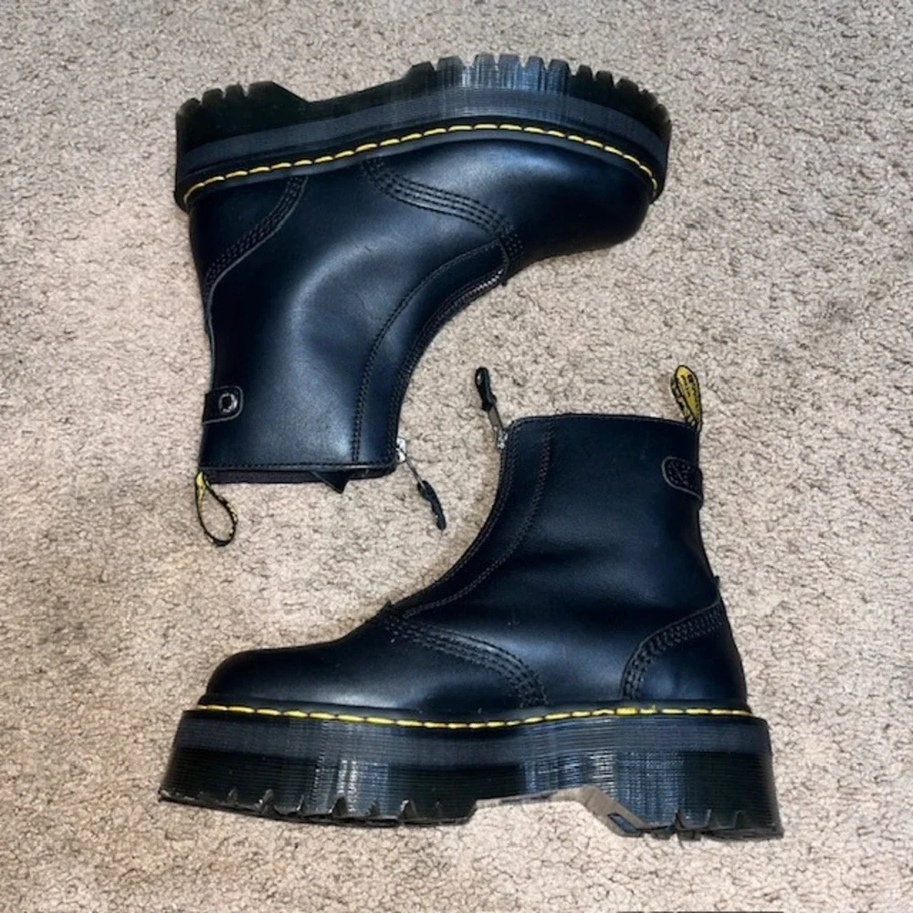 Dr. Martens Jetta Zip Up Platform Boot Sendal Leather Black 7